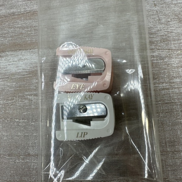$15 🌙 Mary Kay Cosmetics Single Pink Sharpener for Eye/Lip Pencils NEW‎ - Picture 1 of 3